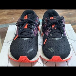 Brooks Adrenaline pre owned 8.5